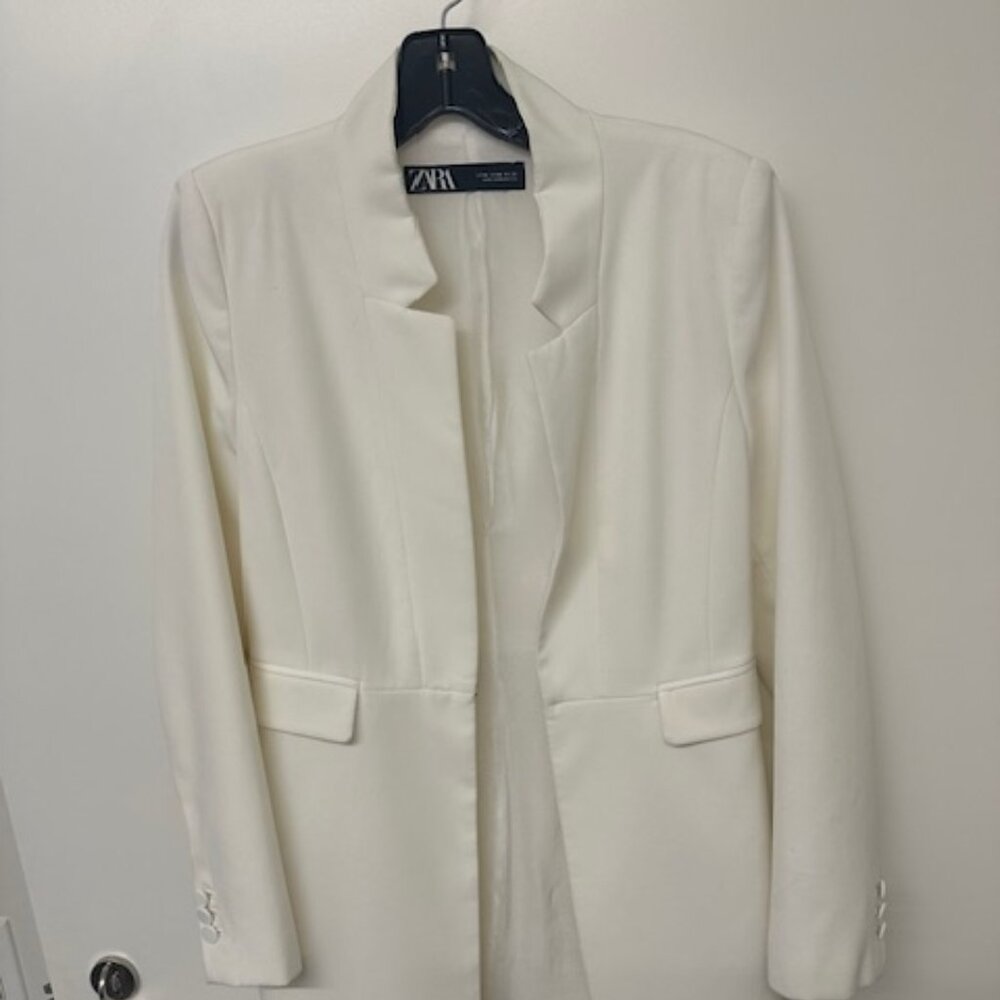 Women's Notch Collar Fitted White Blazer. Zara. Medium